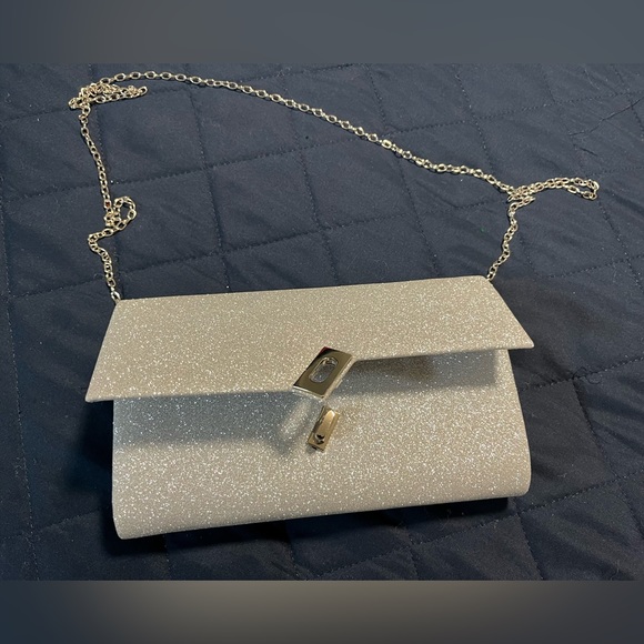 Gorgeous silver/white sparkle shoes & a crossbody/clutch purse. - Picture 8 of 10